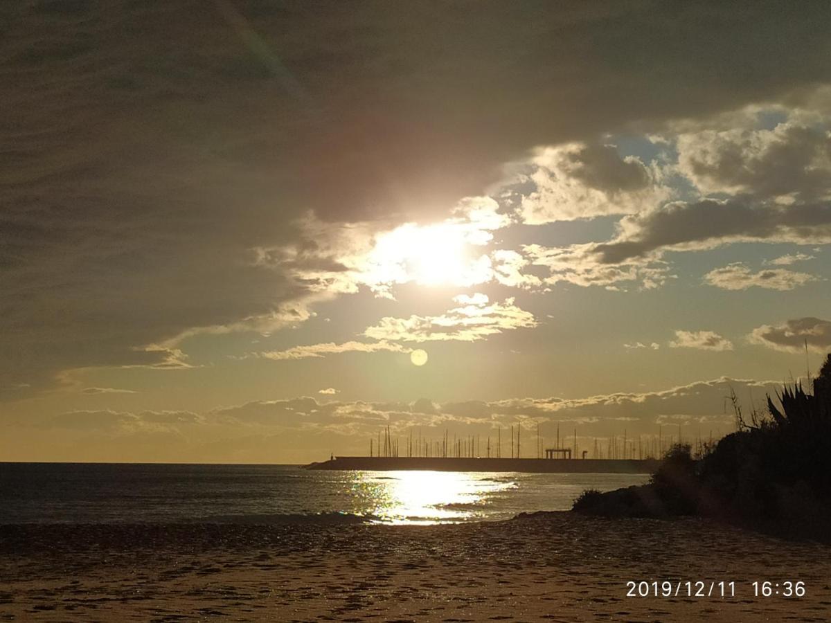 Encantador Apartamento Frente A La Playa De Bara Roda de Bará Exteriér fotografie