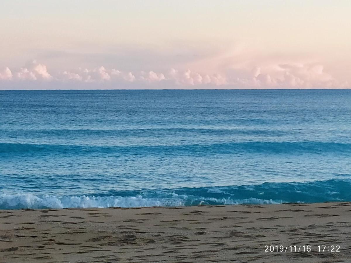 Encantador Apartamento Frente A La Playa De Bara Roda de Bará Exteriér fotografie